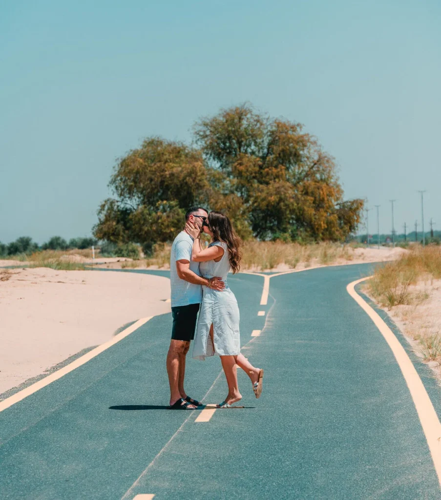couple proposal in dubai desert