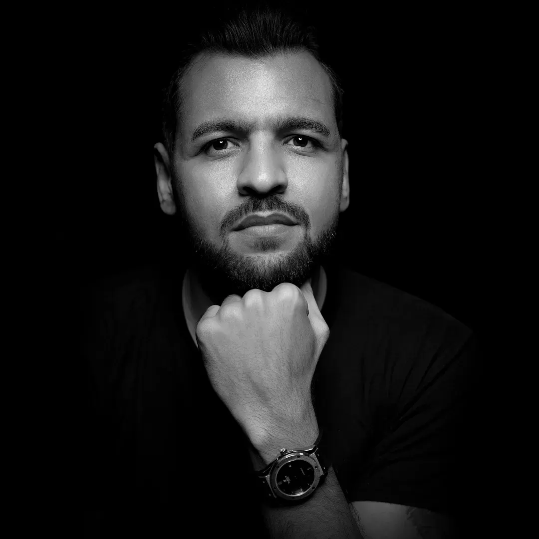 Ahmed Adel - Tall Photographer